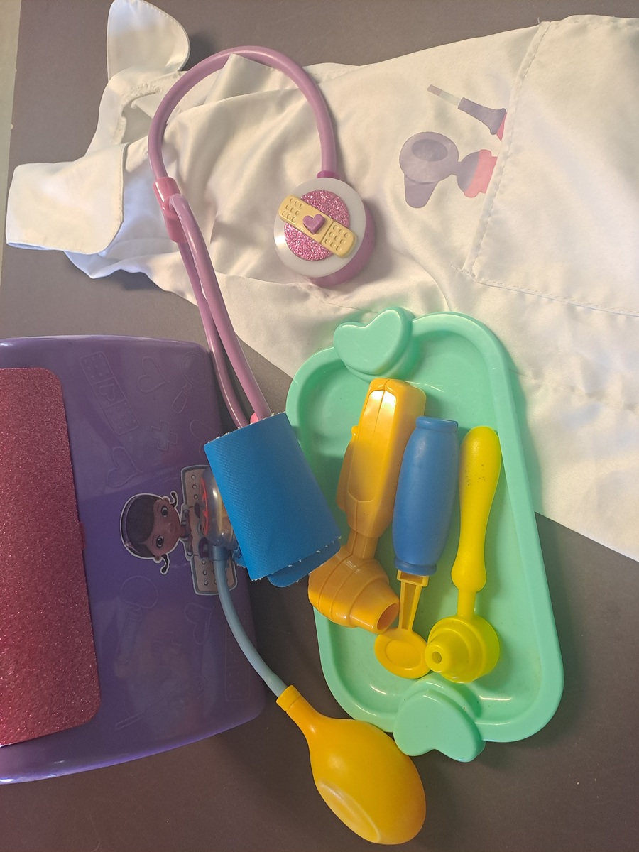 Doc McStuffins Kits including talking stethoscope